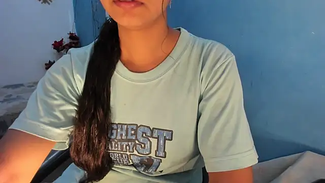 aarjulove online show from April 2026 08:19:02 AM