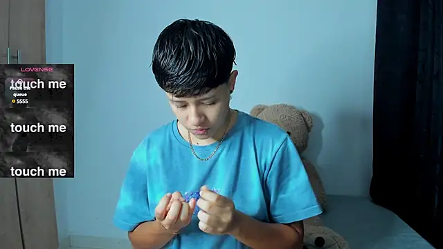 Snapshot of violet_casper_ chatting on December 2024 09:40:02 AM violet casper online show from December 2024 09:40:02 AM