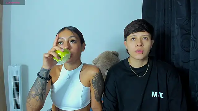 Snapshot of violet_casper_ chatting on December 2024 04:32:01 AM violet casper online show from December 2024 04:32:01 AM