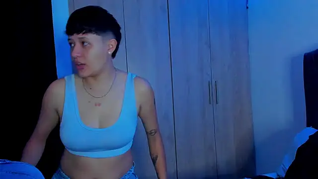 Snapshot of violet_casper_ chatting on February 2025 10:20:02 PM violet casper online show from February 2025 10:20:02 PM