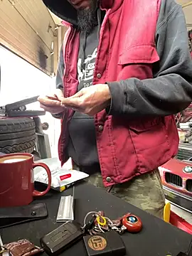 Snapshot of donnuozfutura chatting on February 2025 12:06:02 PM donnuozfutura online show from February 2025 12:06:02 PM