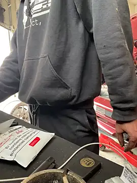 Snapshot of donnuozfutura chatting on February 2025 12:13:02 PM donnuozfutura online show from February 2025 12:13:02 PM