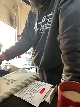 Snapshot of donnuozfutura chatting on March 2025 09:16:01 AM donnuozfutura online show from March 2025 09:16:01 AM