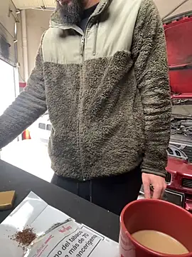 Snapshot of donnuozfutura chatting on March 2025 09:56:01 AM donnuozfutura online show from March 2025 09:56:01 AM