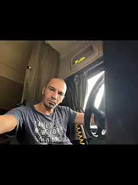 Snapshot of donnuozfutura chatting on November 2025 11:31:02 AM donnuozfutura online show from November 2025 11:31:02 AM