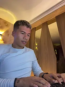 Snapshot of Logan_smith1 chatting on February 2025 08:01:01 AM Logan smith1 online show from February 2025 08:01:01 AM