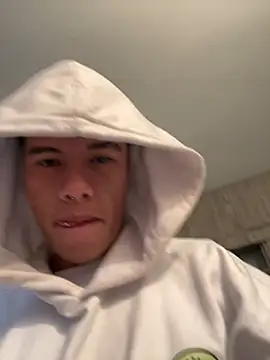 Snapshot of Logan_smith1 chatting on February 2025 10:52:02 PM Logan smith1 online show from February 2025 10:52:02 PM