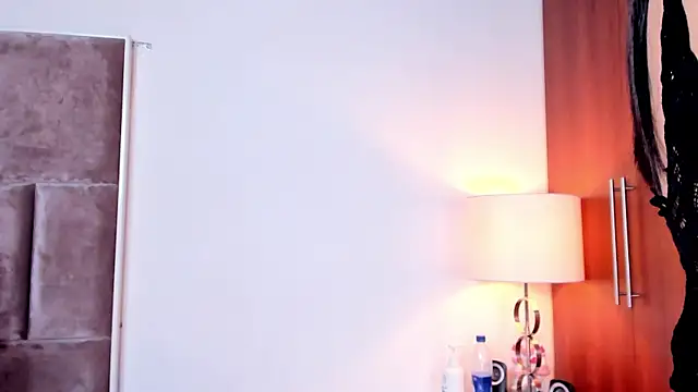 Nia Bunny online show from May 2026 02:00:02 PM