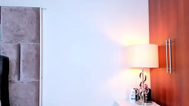 Nia Bunny online show from May 2026 01:07:01 PM