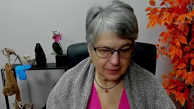 Snapshot of IrisDream chatting on December 2024 07:21:01 AM IrisDream online show from December 2024 07:21:01 AM