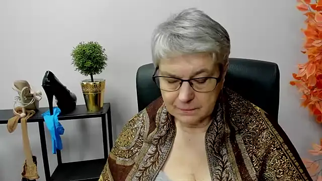 Snapshot of IrisDream chatting on January 2025 10:37:01 AM IrisDream online show from January 2025 10:37:01 AM