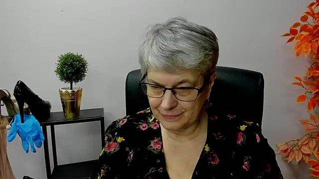 Snapshot of IrisDream chatting on January 2025 10:47:01 AM IrisDream online show from January 2025 10:47:01 AM