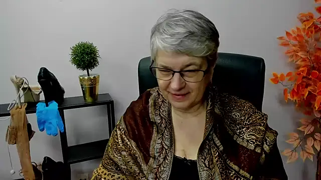 Snapshot of IrisDream chatting on January 2025 07:26:01 AM IrisDream online show from January 2025 07:26:01 AM