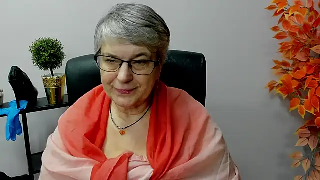 Snapshot of IrisDream chatting on February 2025 11:10:02 AM IrisDream online show from February 2025 11:10:02 AM