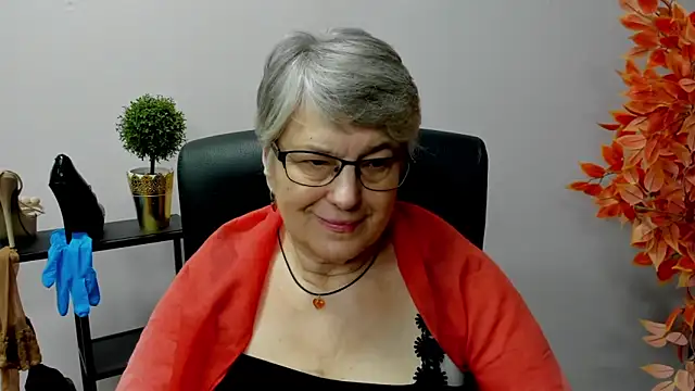 Snapshot of IrisDream chatting on February 2025 11:12:02 AM IrisDream online show from February 2025 11:12:02 AM