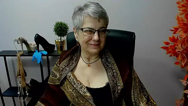 Snapshot of IrisDream chatting on February 2025 10:48:01 AM IrisDream online show from February 2025 10:48:01 AM