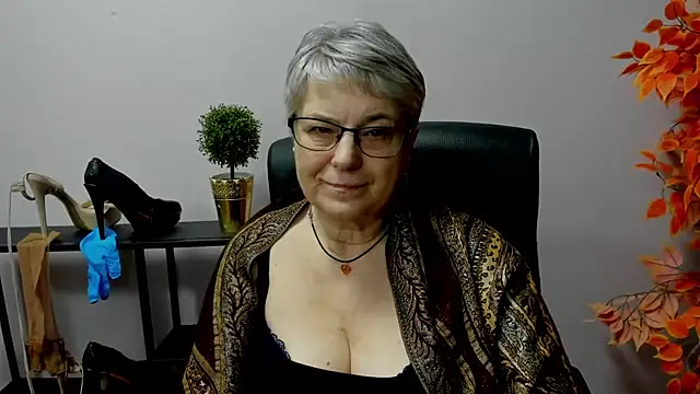 Snapshot of IrisDream chatting on February 2025 02:00:02 PM IrisDream online show from February 2025 02:00:02 PM