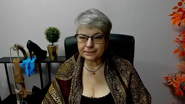 Snapshot of IrisDream chatting on February 2025 07:20:01 AM IrisDream online show from February 2025 07:20:01 AM