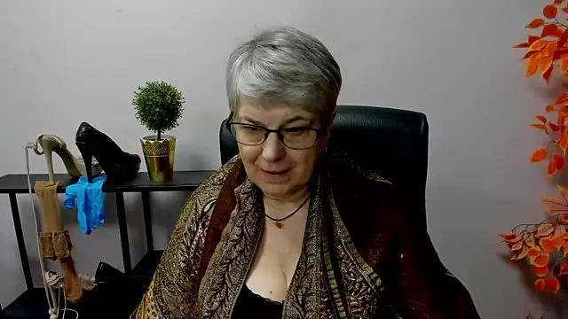 Snapshot of IrisDream chatting on February 2025 01:52:02 PM IrisDream online show from February 2025 01:52:02 PM