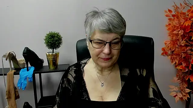 Snapshot of IrisDream chatting on March 2025 07:19:01 AM IrisDream online show from March 2025 07:19:01 AM