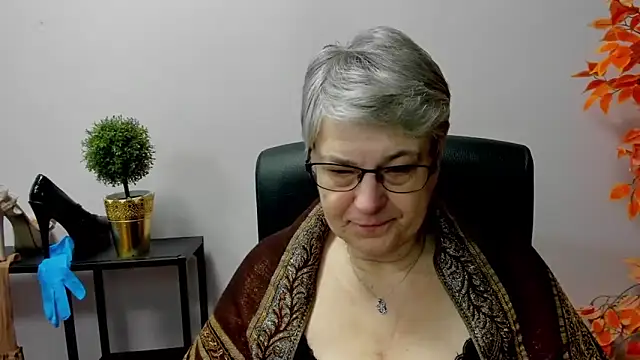 Snapshot of IrisDream chatting on March 2025 07:13:02 AM IrisDream online show from March 2025 07:13:02 AM