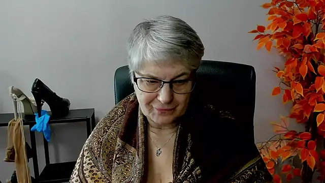 Snapshot of IrisDream chatting on March 2025 10:49:02 AM IrisDream online show from March 2025 10:49:02 AM