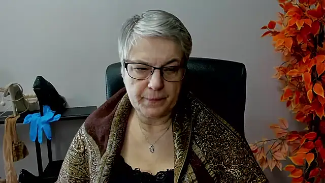 Snapshot of IrisDream chatting on March 2025 11:08:02 AM IrisDream online show from March 2025 11:08:02 AM