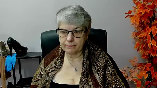 Snapshot of IrisDream chatting on March 2025 07:18:01 AM IrisDream online show from March 2025 07:18:01 AM