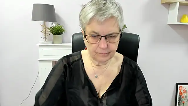 IrisDream online show from May 2026 06:11:01 AM