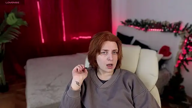 FoxyRayy online show from November 2025 09:09:02 AM