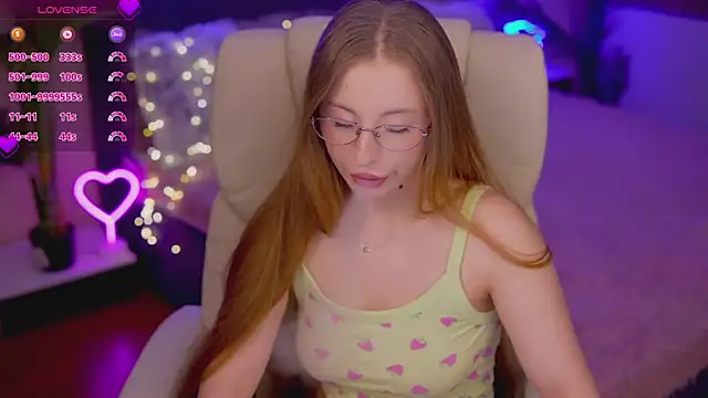 SilverrMoon online show from November 2025 02:35:01 PM