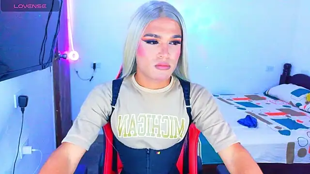 AllisonsweetZ online show from April 2026 04:18:01 PM