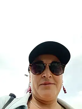 sophie banger online show from July 2026 07:28:01 PM