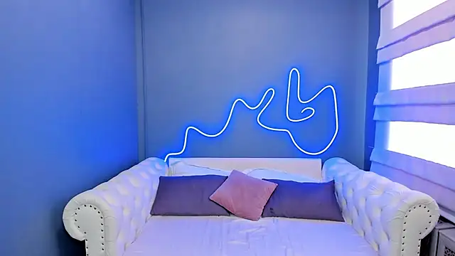 rock n roxy online show from February 2025 04:14:02 AM