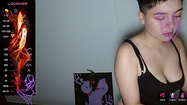 Snapshot of TRIXIE_TANG28 chatting on February 2025 02:39:02 AM TRIXIE TANG28 online show from February 2025 02:39:02 AM