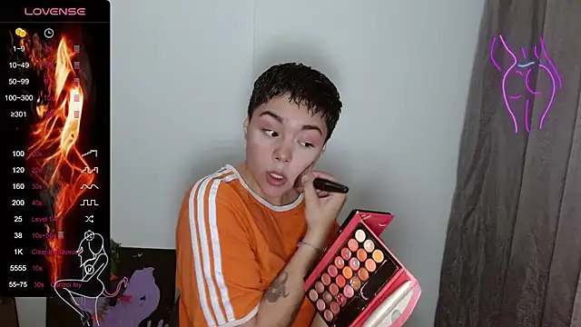 Snapshot of TRIXIE_TANG28 chatting on February 2025 02:17:02 AM TRIXIE TANG28 online show from February 2025 02:17:02 AM