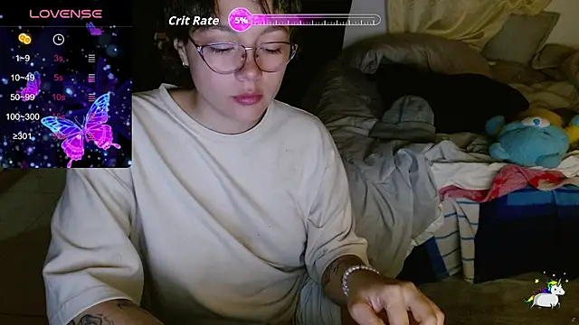 Snapshot of TRIXIE_TANG28 chatting on December 2025 03:02:01 AM TRIXIE TANG28 online show from December 2025 03:02:01 AM