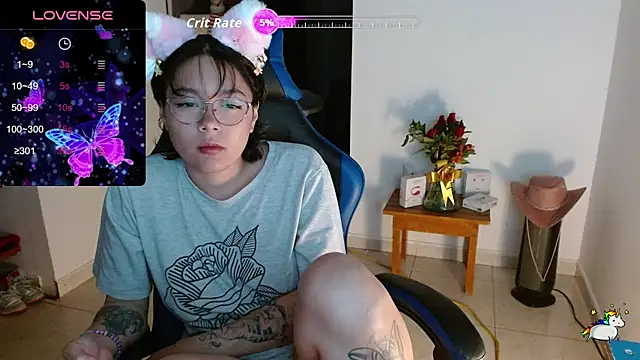 Snapshot of TRIXIE_TANG28 chatting on February 2026 01:13:02 AM TRIXIE TANG28 online show from February 2026 01:13:02 AM