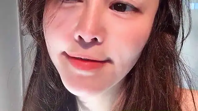 Krismil3 online show from May 2026 11:23:04 PM