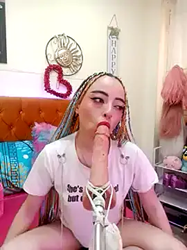 Snapshot of Yennastone chatting on December 2024 06:15:01 PM Yennastone online show from December 2024 06:15:01 PM