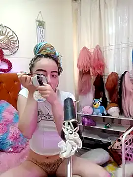 Snapshot of Yennastone chatting on December 2024 02:04:01 PM Yennastone online show from December 2024 02:04:01 PM