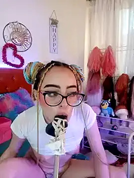 Snapshot of Yennastone chatting on December 2024 08:10:02 PM Yennastone online show from December 2024 08:10:02 PM