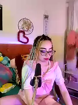 Snapshot of Yennastone chatting on January 2025 11:45:01 PM Yennastone online show from January 2025 11:45:01 PM