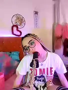 Snapshot of Yennastone chatting on January 2025 02:57:01 AM Yennastone online show from January 2025 02:57:01 AM