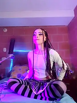 Snapshot of Yennastone chatting on March 2025 12:44:01 AM Yennastone online show from March 2025 12:44:01 AM