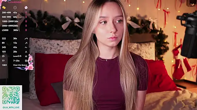 Snapshot of HollisBeckett chatting on December 2025 03:24:02 AM HollisBeckett online show from December 2025 03:24:02 AM