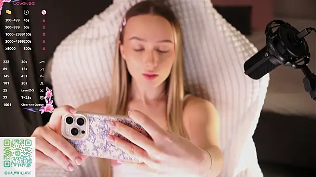 Snapshot of HollisBeckett chatting on February 2026 02:39:02 AM HollisBeckett online show from February 2026 02:39:02 AM