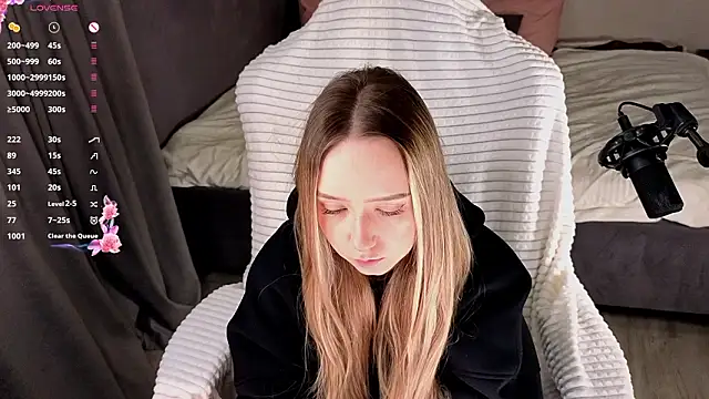 Snapshot of HollisBeckett chatting on February 2026 03:03:02 AM HollisBeckett online show from February 2026 03:03:02 AM