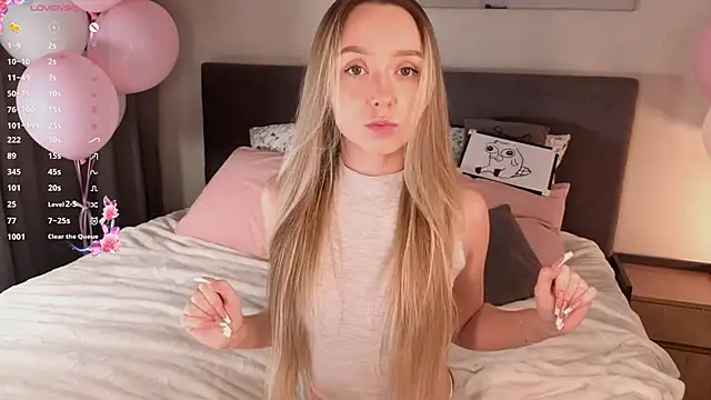 Snapshot of HollisBeckett chatting on March 2026 03:12:01 AM HollisBeckett online show from March 2026 03:12:01 AM