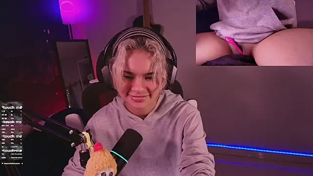 Snapshot of marlena3312 chatting on November 2025 03:27:02 PM marlena3312 online show from November 2025 03:27:02 PM